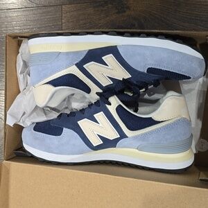 Women's New Balance sneakers size 8.5